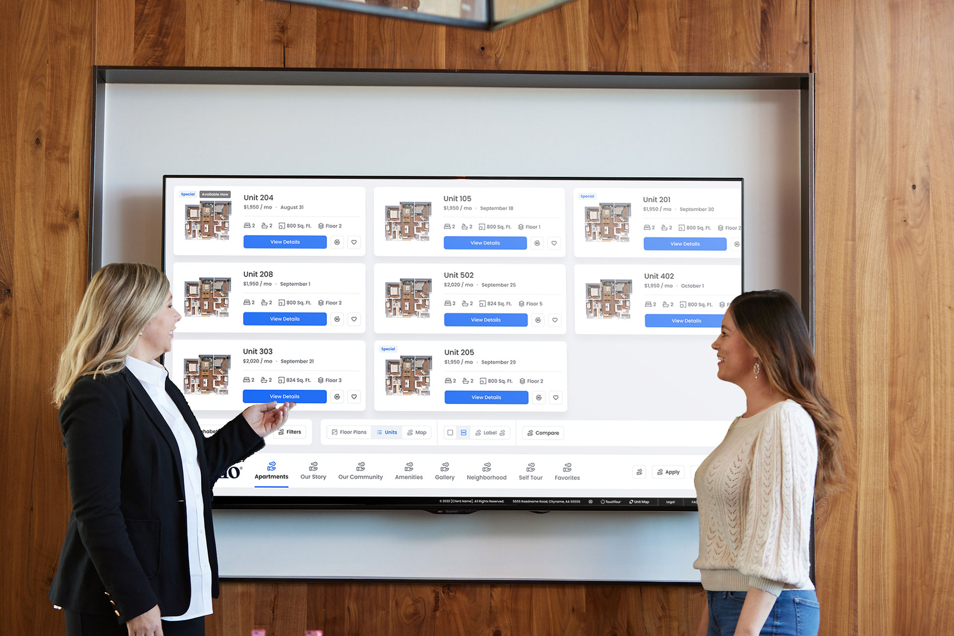 TouchTour Flex mounted on a wall TouchTour Flex mounted on a wall